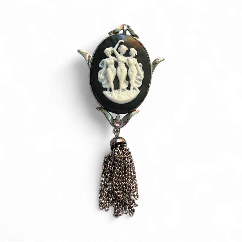 Vintage Silver And Black Cameo Brooch 20$